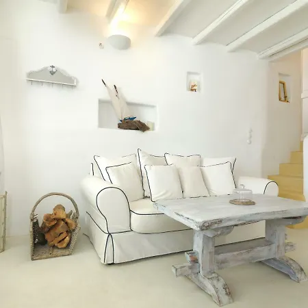 Homes * Serifos Town